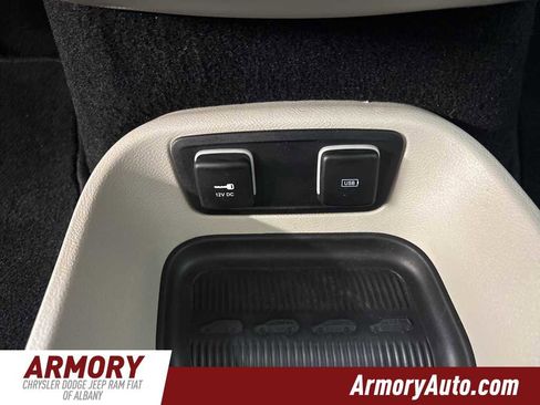 Used 2020 Chrysler Pacifica Touring-L Plus image 23