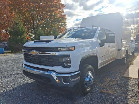 New 2025 Chevrolet Silverado 3500 LT w/ Convenience Package image 3