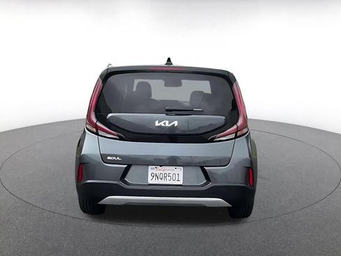 Used 2025 Kia Soul LX w/ LX Technology Package FWD image 12