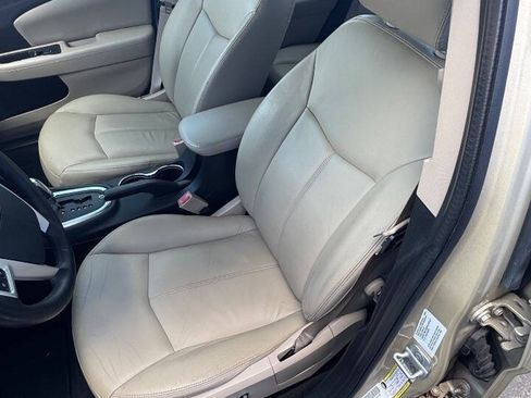 Used 2011 Chrysler 200 Limited FWD image 15