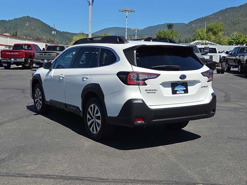 Used 2023 Subaru Outback Premium AWD/4WD image 2