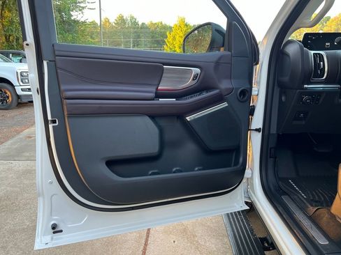 New 2025 Ford Expedition Platinum w/ Platinum Ultimate Package image 13