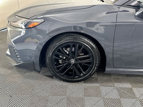 Used 2025 Toyota Camry SE FWD image 11