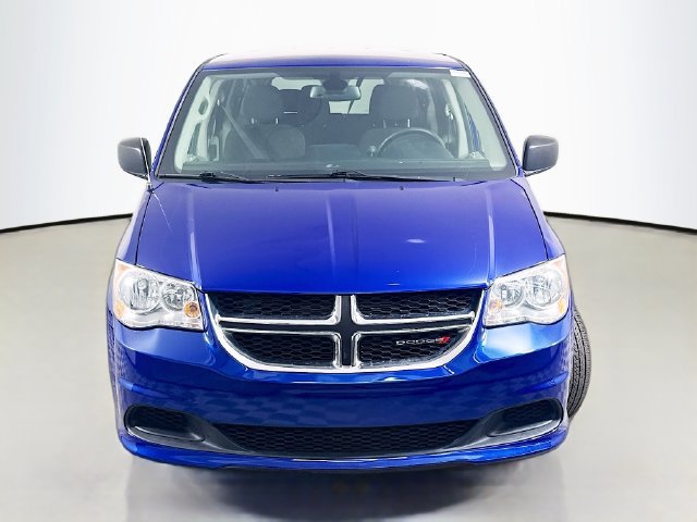 Used 2019 Dodge Grand Caravan SE FWD image 2