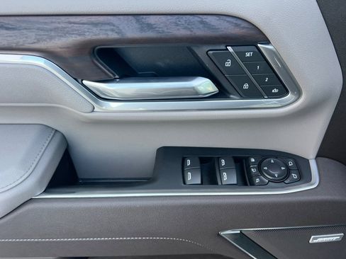 Used 2026 GMC Sierra 3500 SLT w/ SLT Premium Package image 8