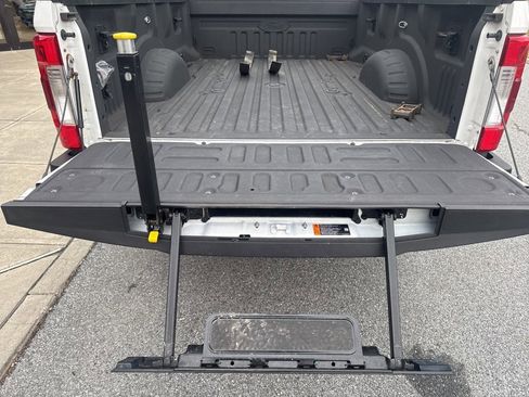 Used 2019 Ford F250 XLT w/ XLT Premium Package image 19