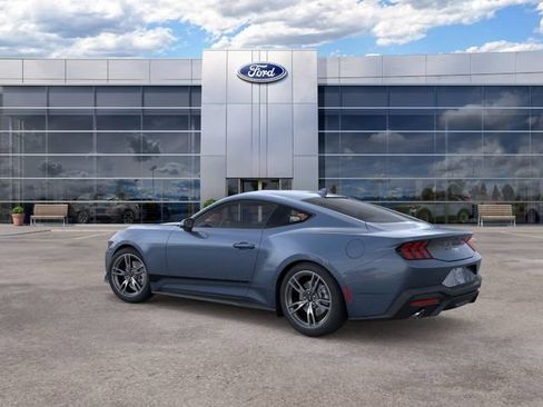 Used 2025 Ford Mustang Coupe RWD image 4