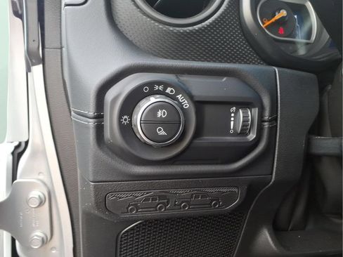 Used 2024 Jeep Gladiator Mojave w/ Technology Group AWD/4WD image 21