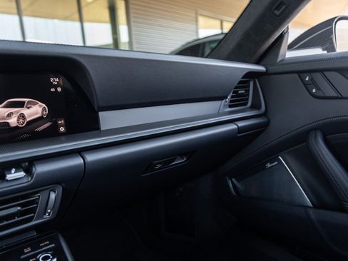 Used 2025 Porsche 911 Carrera GTS image 39