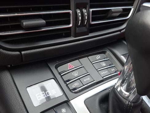 Used 2021 Porsche Macan S image 27