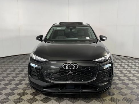 Used 2025 Audi Q6 e-tron Prestige w/ 20" Wheel Package AWD/4WD image 5
