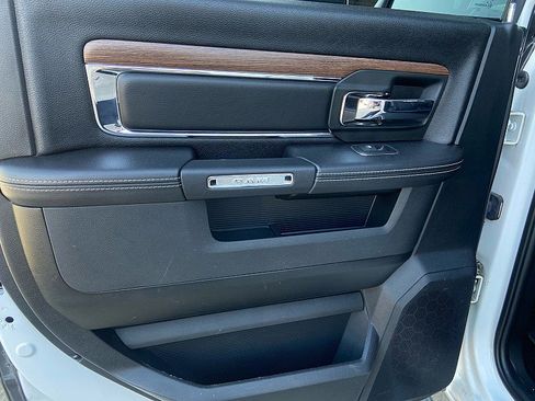 Used 2017 RAM 1500 Laramie image 14
