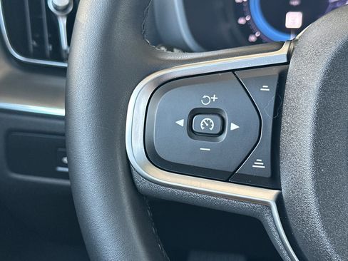 Certified 2025 Volvo XC60 B5 Core w/ Climate Package PRO image 28