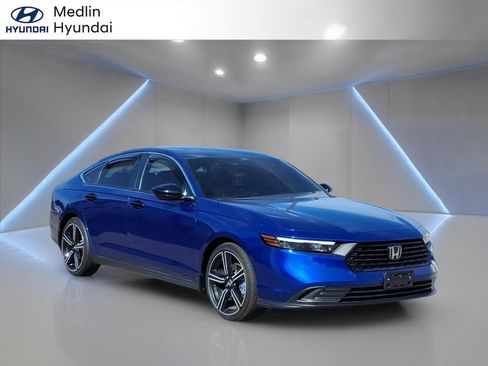 Used 2025 Honda Accord Sport image 1