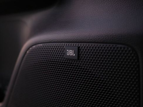 Used 2020 Toyota Tacoma TRD Sport image 33