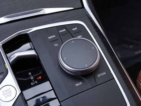 Used 2025 BMW 330i Sedan w/ M Sport Package image 31