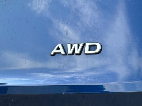 Used 2025 Nissan Rogue SV AWD/4WD image 4