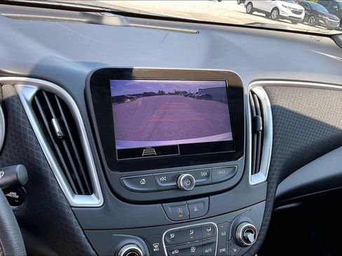 Used 2022 Chevrolet Malibu LT FWD image 21
