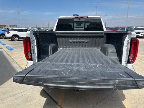 Used 2022 GMC Sierra 1500 Denali AWD/4WD image 8