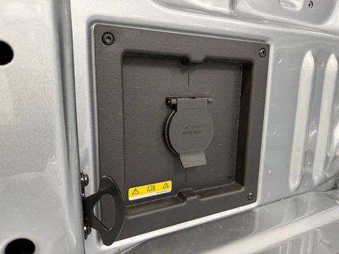 New 2026 Ford F150 Lariat w/ Equipment Group 501A Mid image 9