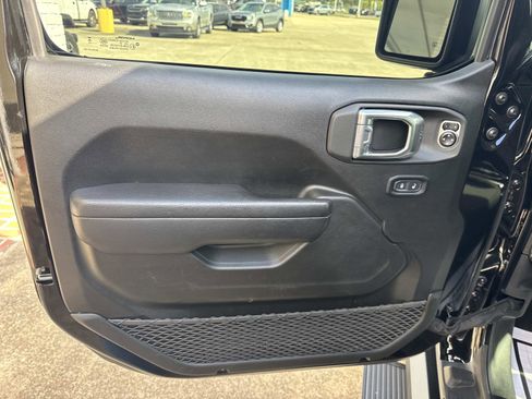 Used 2024 Jeep Gladiator Mojave w/ Convenience Group image 18