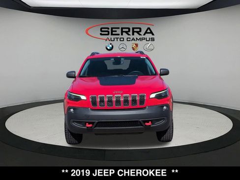 Used 2019 Jeep Cherokee Trailhawk w/ Cold Weather Group image 17
