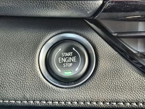 Used 2025 Buick Enclave Sport Touring w/ Super Cruise Package image 17