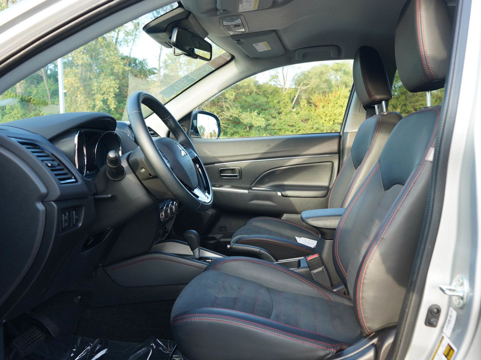 Used 2026 Mitsubishi Outlander Sport SE AWD/4WD image 21