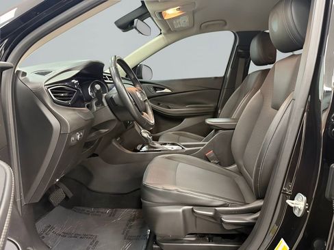 Used 2021 Buick Encore GX Preferred w/ Sport Touring Package FWD image 11