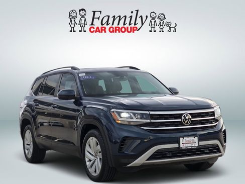 Used 2021 Volkswagen Atlas SE w/ Panoramic Sunroof Package FWD image 2