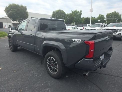Used 2025 Toyota Tacoma TRD Sport AWD/4WD image 7