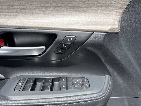 Used 2025 Toyota Grand Highlander FWD image 20