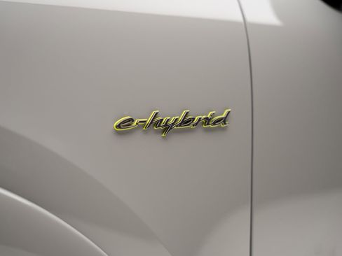 Used 2025 Porsche Cayenne Turbo image 22