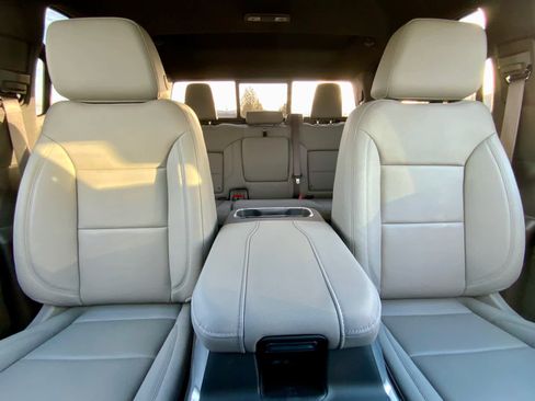 New 2026 GMC Sierra 1500 SLT image 32