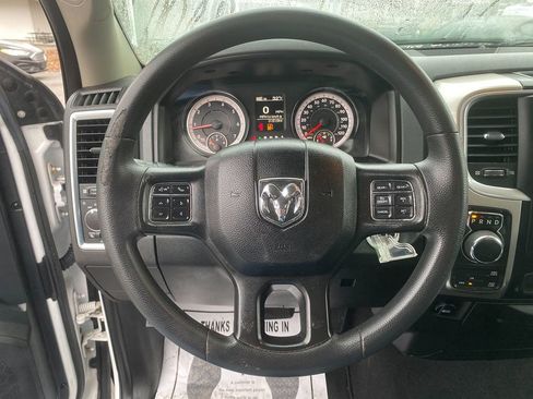 Used 2019 RAM 1500 Classic SLT image 15