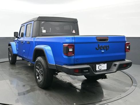 New 2025 Jeep Gladiator Sport image 4