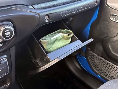 Used 2022 Jeep Wrangler Unlimited Sport image 33