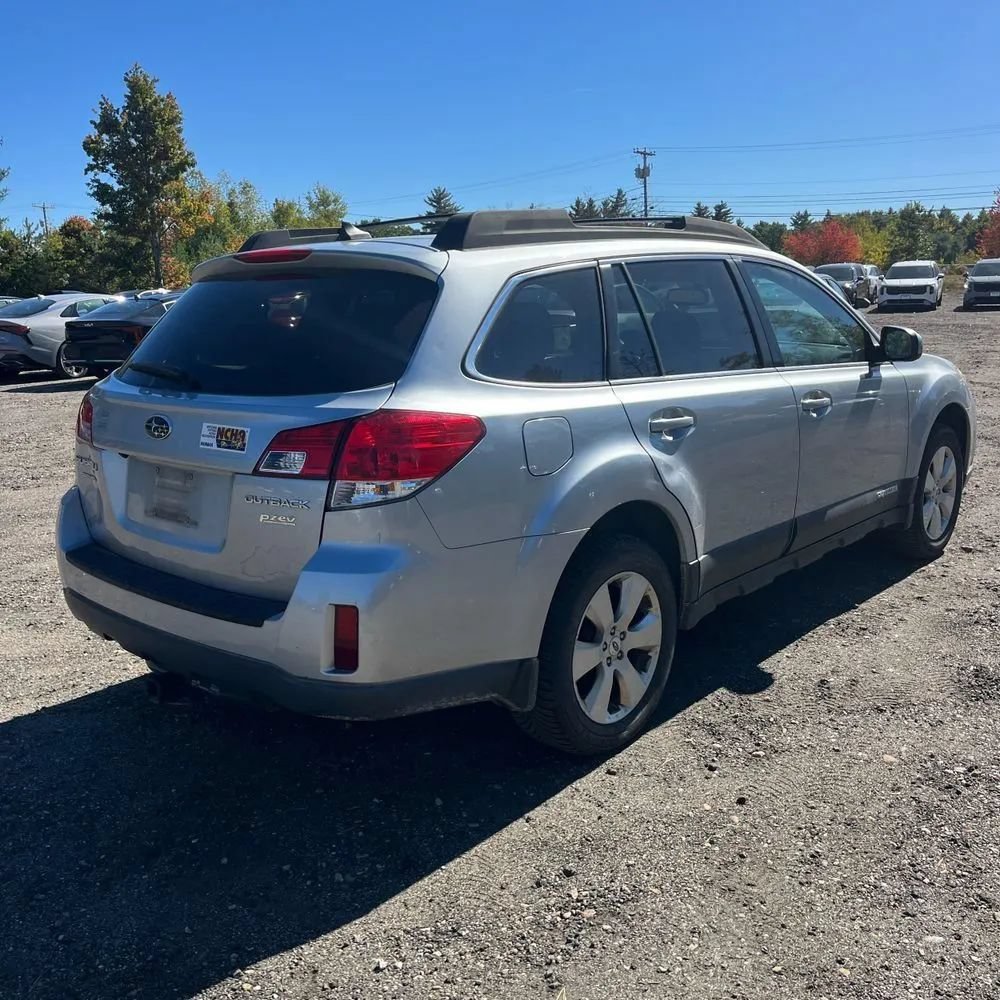 Used 2012 Subaru Outback 2.5i Limited AWD/4WD image 8