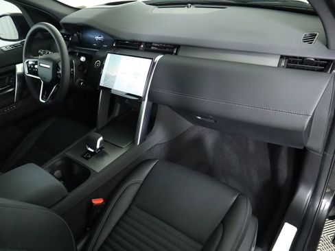 Used 2024 Land Rover Discovery Sport Dynamic SE AWD/4WD image 19