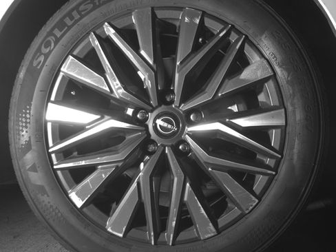 Used 2025 Nissan Altima 2.5 SV image 13