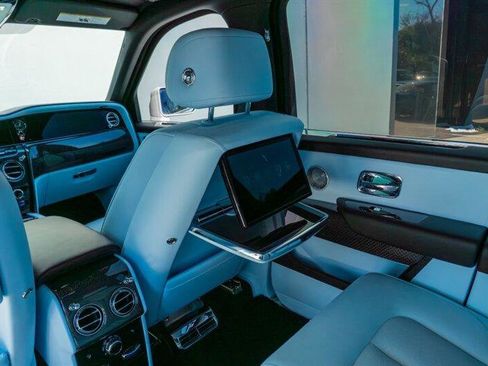 Used 2025 Rolls-Royce Cullinan Black Badge image 76