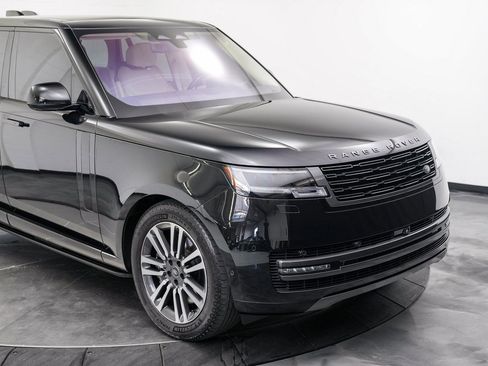 Used 2023 Land Rover Range Rover SE image 12