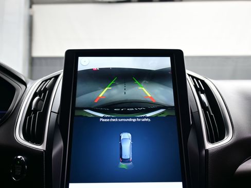 Used 2023 Ford Edge SEL w/ Convenience Package image 19