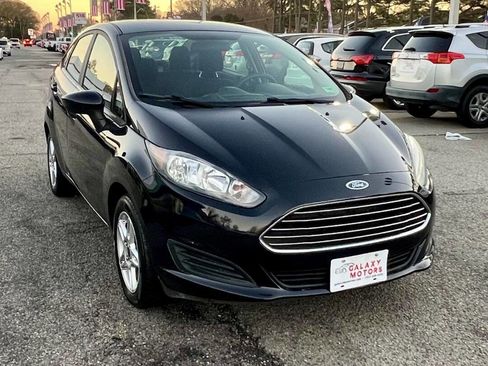 Used 2019 Ford Fiesta SE image 2