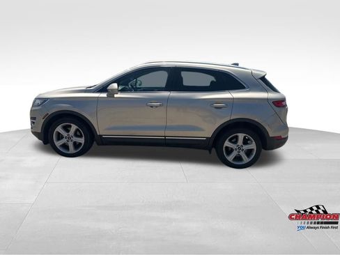 Used 2017 Lincoln MKC Premiere FWD image 2