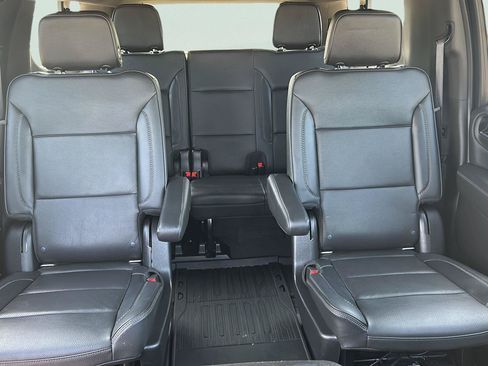 Used 2021 GMC Yukon XL Denali w/ Denali Premium Package RWD image 27