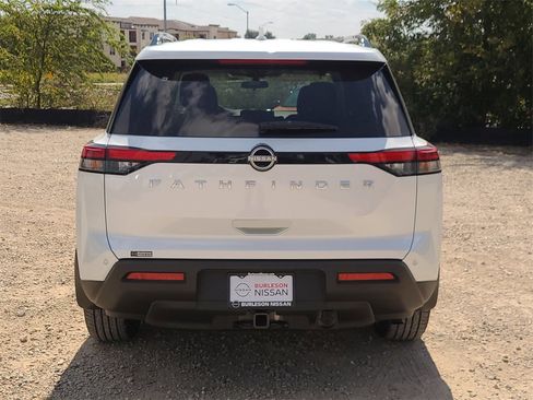 New 2025 Nissan Pathfinder SV w/ SV Premium Package image 3