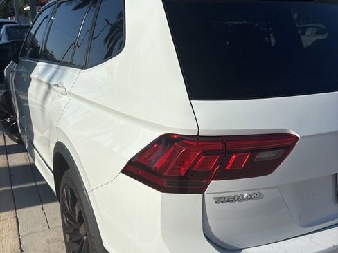 Used 2020 Volkswagen Tiguan SE R-Line FWD image 7