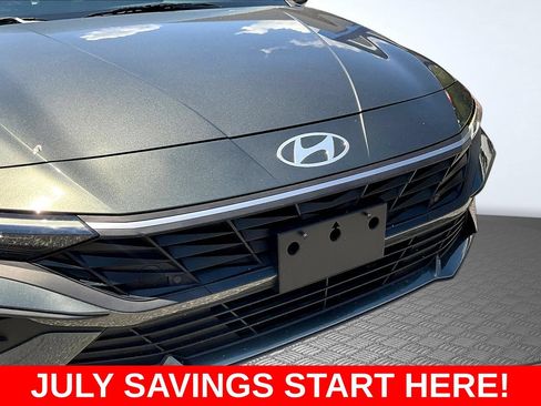 Used 2025 Hyundai Elantra Sport FWD image 38