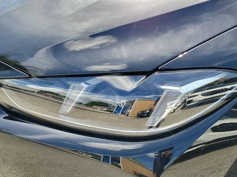 Used 2025 BMW i4 eDrive40 RWD image 11